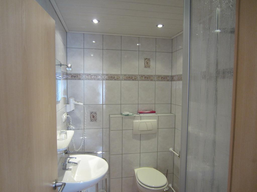 Hotel Katharinenhof à Klingenberg am Main Chambre photo